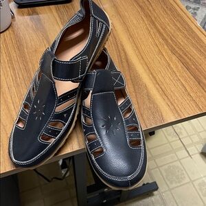 Source Unknown Black Women's Cutout Sandals